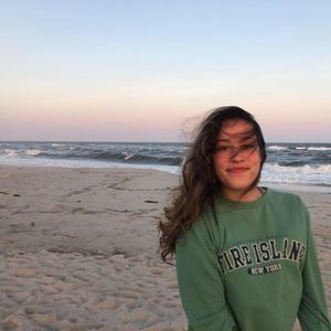 Meet your Posher, Carmela